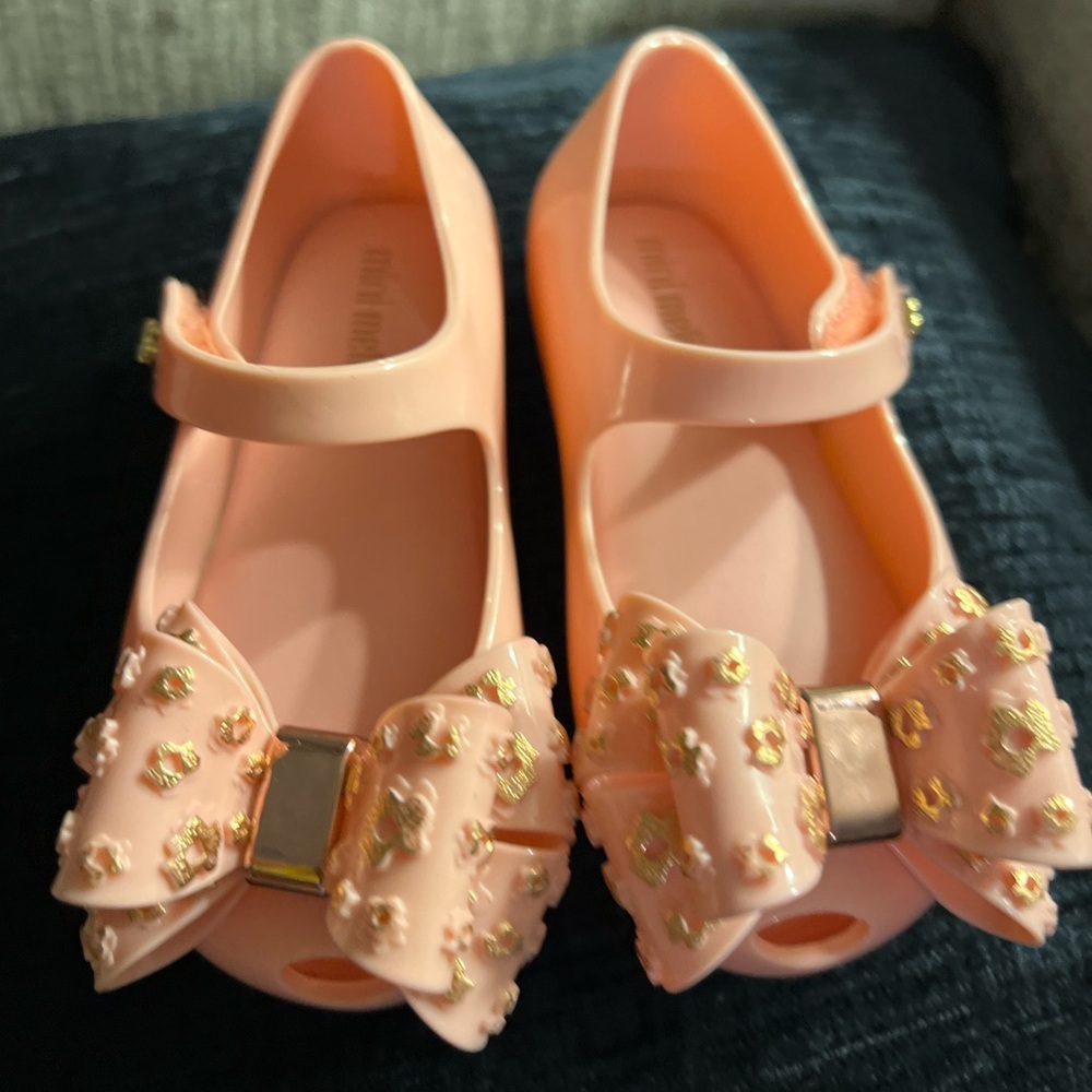 Melissaš„Pink bow girly sandals - Picture 7 of 16
